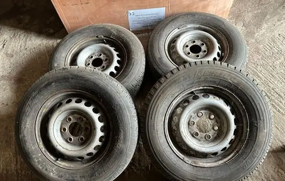 Mercedes-Benz Sprinter W906 R16 steel rim A0014019102