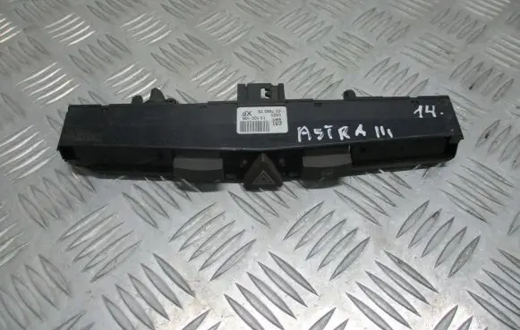 Opel Astra H Hazard warning light relay 