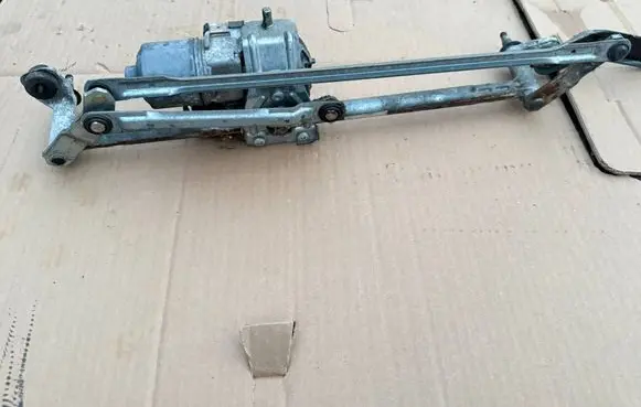 Skoda Octavia Mk2 (1Z) Front wiper linkage and motor 1397220580 0717835124