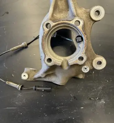 BMW M4 F82 F83 Front wheel hub 2284001 228400105 31312289535