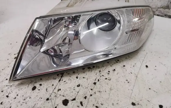 Skoda Octavia Mk2 (1Z) Headlight/headlamp 1Z1941017N