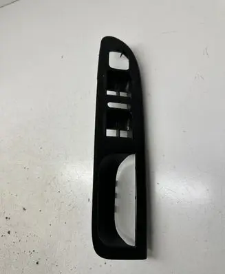 Volkswagen PASSAT B6 Front door window switch trim 3C1867171B