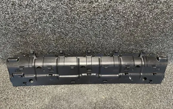 Porsche Cayenne (9Y0 9Y3) Intercooler air channel guide 7Y0121293F