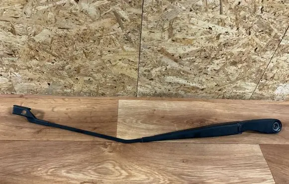 Volvo V50 Front wiper blade arm 31253997