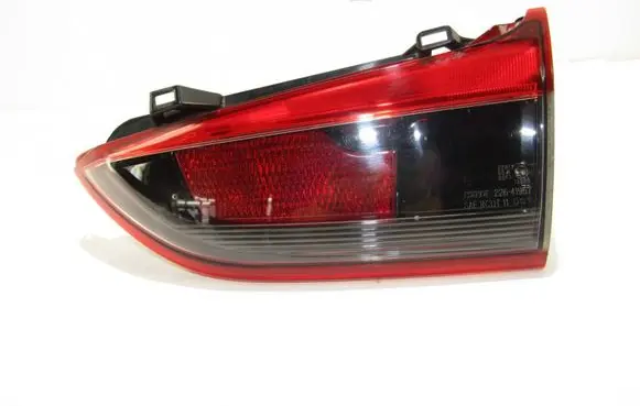 Tailgate rear/tail lights