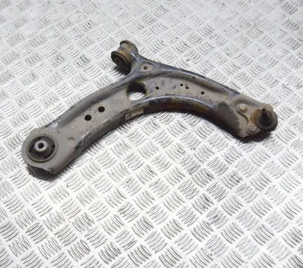 Volkswagen Golf VII Front lower control arm/wishbone 5Q0407152R