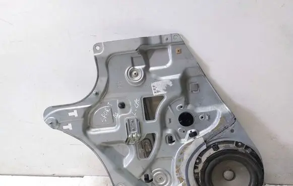 KIA Sportage Rear window lifting mechanism without motor