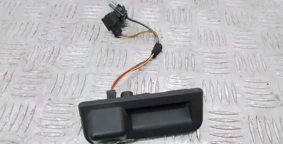 Volkswagen Jetta USA Tailgate handle with camera 17A827566