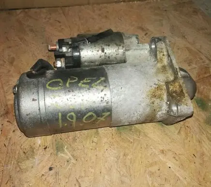 Opel Zafira B Starter motor