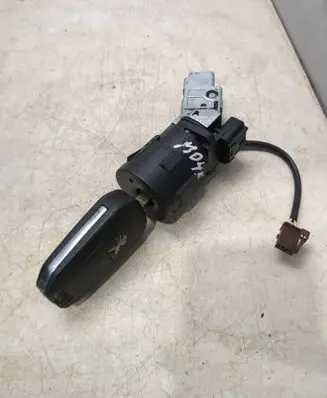 Peugeot 208 Ignition lock 9663123380