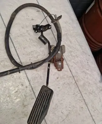 Mitsubishi Pajero Accelerator throttle pedal