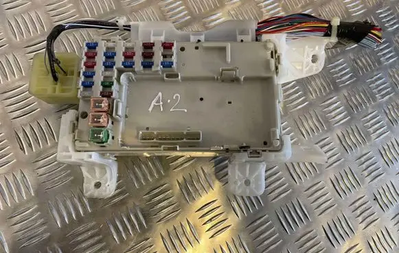 Toyota Corolla E120 E130 Fuse box set 0966043G31