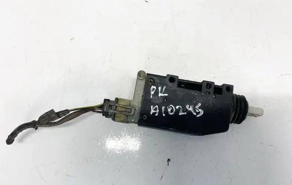 Opel Astra F Central locking motor 90493701 605330