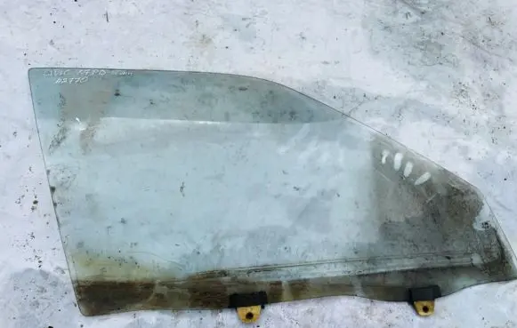 Honda Civic Front door window glass four-door