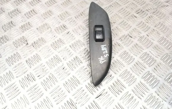 Toyota Yaris Electric window control switch 6072E06