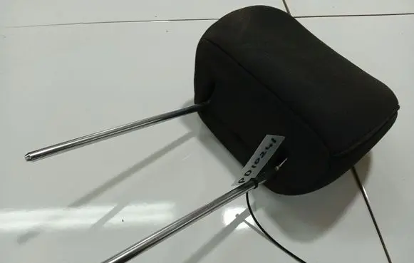 Hyundai i30 Front seat headrest 