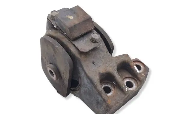 Mitsubishi 3000 GT Engine mount bracket MB581953