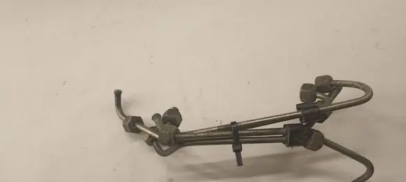 Volkswagen Golf IV Fuel injector supply line/pipe 