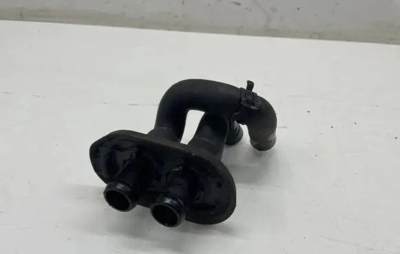 Audi A4 S4 B9 8W Engine coolant pipe/hose 8W0122291A