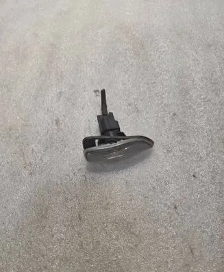 Volvo XC70 Front fender indicator light 