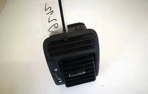 Honda CR-V Dash center air vent grill