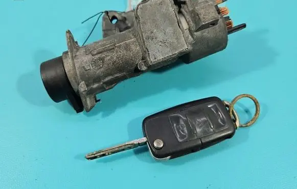 Volkswagen Polo IV 9N3 Ignition lock 4B0905851C IMPRK1599115