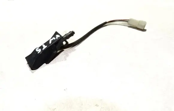 Volkswagen Transporter - Caravelle T5 Windshield washer spray nozzle 7L5955984A