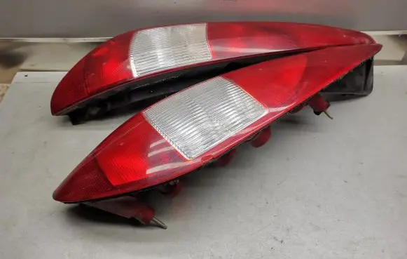 Ford Mondeo Mk III Rear/tail lights set 