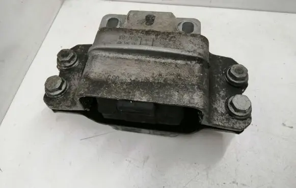 Volkswagen Golf V Engine mount bracket 1K0199555
