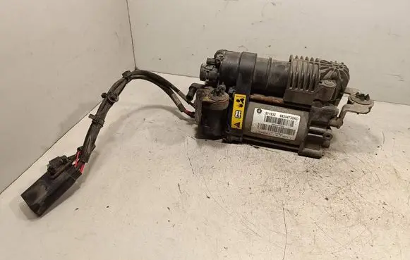 Jeep Grand Cherokee Air suspension compressor/pump 68204730AD