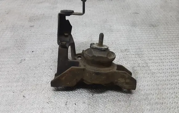 Hyundai Santa Fe Engine mount bracket