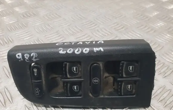 Skoda Octavia Mk1 (1U) Electric window control switch 1J4959857A