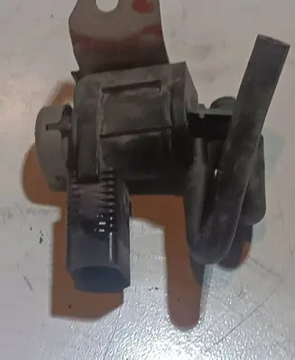 Volkswagen Caddy Turbo solenoid valve 1K0906283A