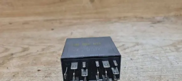 Skoda Superb B5 (3U) Window wiper relay 1J0955531