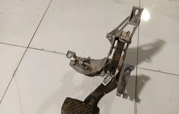 Audi A6 S6 C6 4F Brake pedal 