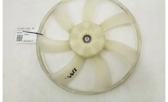 Radiator cooling fan shroud