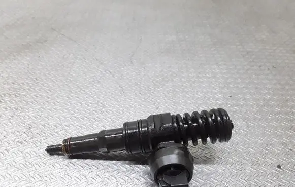 Audi A4 S4 B6 8E 8H Fuel injector 038130073BA
