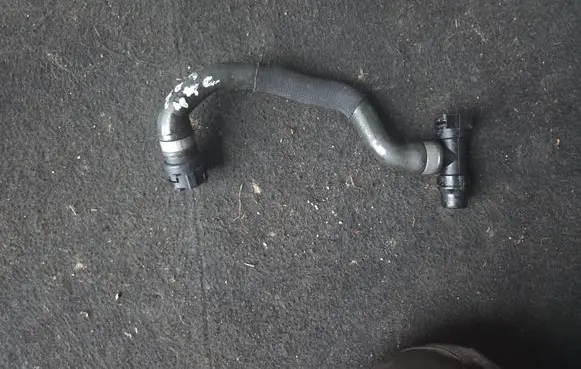 BMW X5 G05 Engine coolant pipe/hose 9894782 22322910