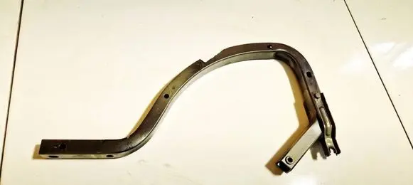 Tailgate/trunk/boot hinge