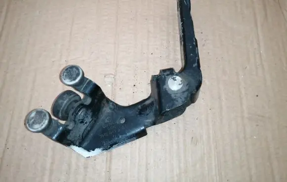 Volkswagen Transporter - Caravelle T5 Sliding door middle roller runner 7H0843336C