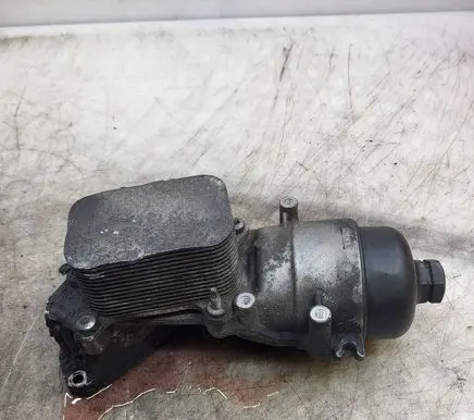 Volvo V60 Oil filter mounting bracket
