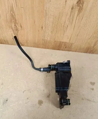 Mercedes-Benz GLC X253 C253 Oil breather separator A2740186700 A2740901729