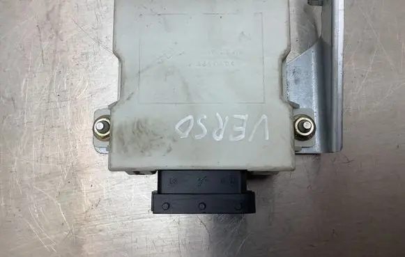Toyota Corolla Verso AR10 Window wiper relay 150696