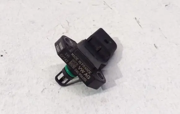 Audi A3 S3 8V Air pressure sensor 04C906051