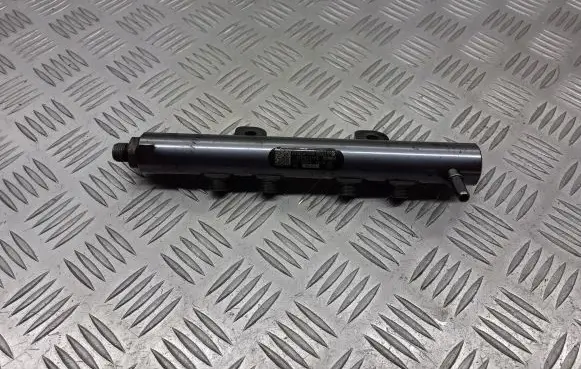 Citroen C5 Fuel main line pipe