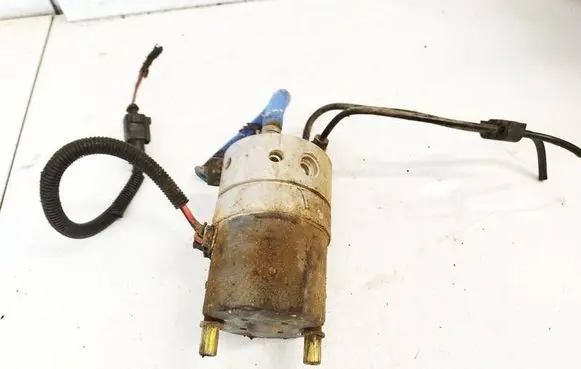 Volkswagen PASSAT B5.5 Convertible roof hydraulic pump 8E0614175D