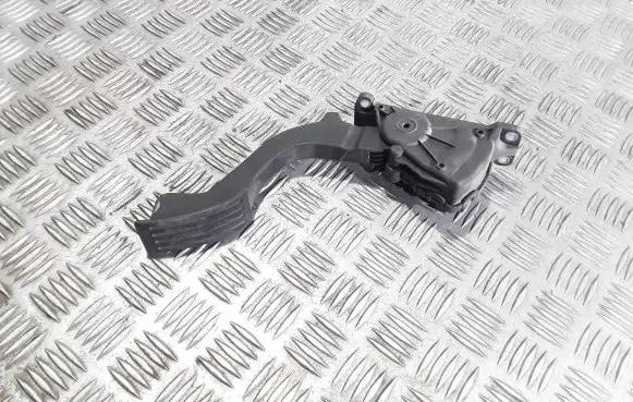 Ford Focus Accelerator throttle pedal 4M519F836AH