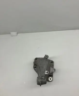 Mercedes-Benz GL X166 Engine mounting bracket A6422236304
