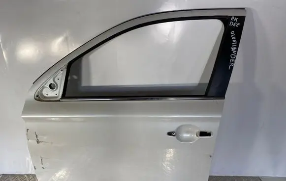 Mitsubishi Outlander Front door