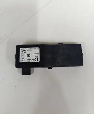 Opel Insignia A Door central lock control unit/module 13503204